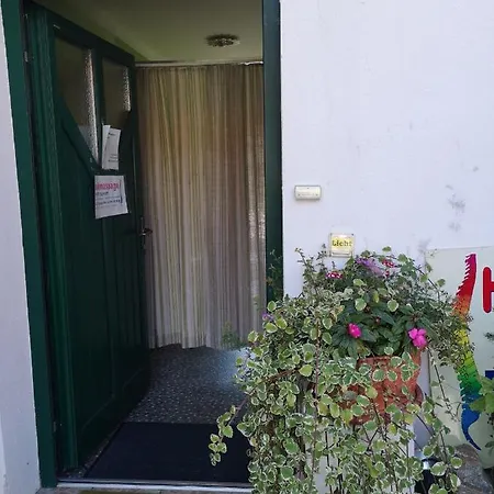 In Loipersdorf/steiermark 39711 *